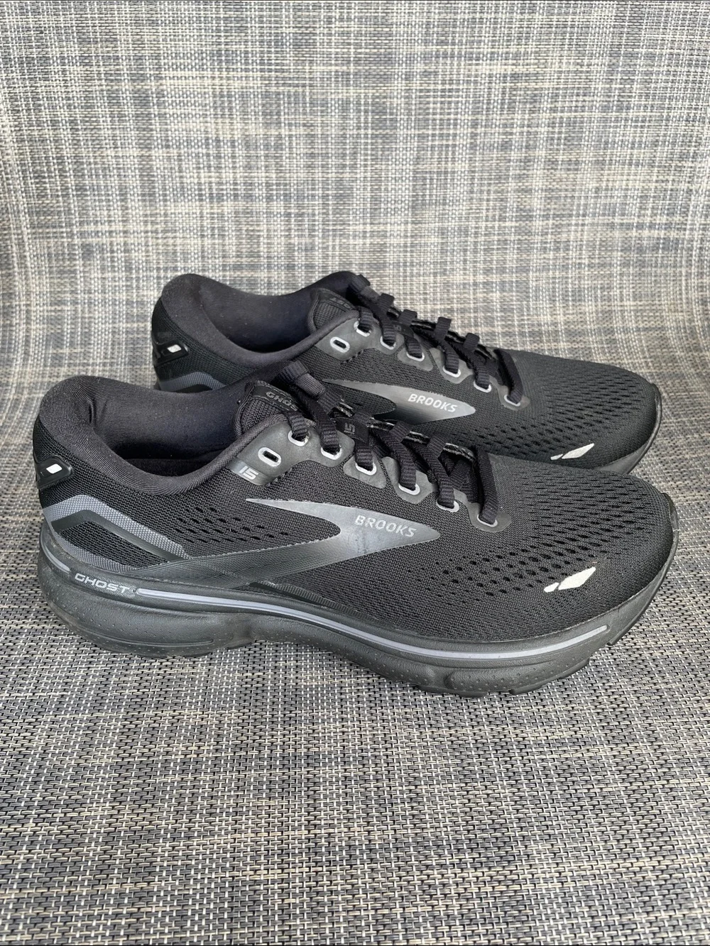 Brooks Women's Ghost 15 GTX Black Running Shoes Athletic Trainers size 6